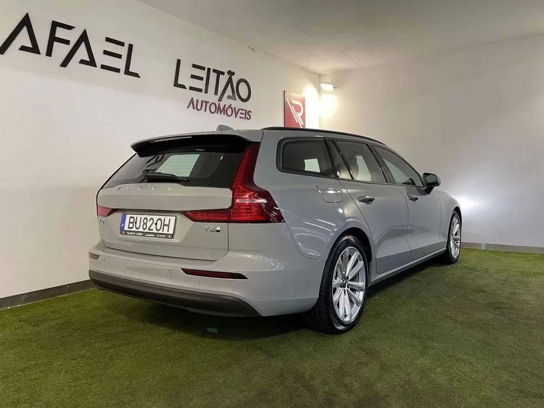 volvo-v60-2025-hibrido-1969cc