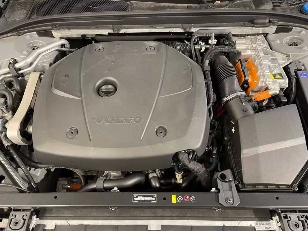 volvo-v60-2025-hibrido-1969cc