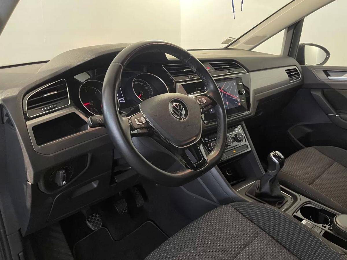 volkswagen-touran-2021-diesel-1968cc