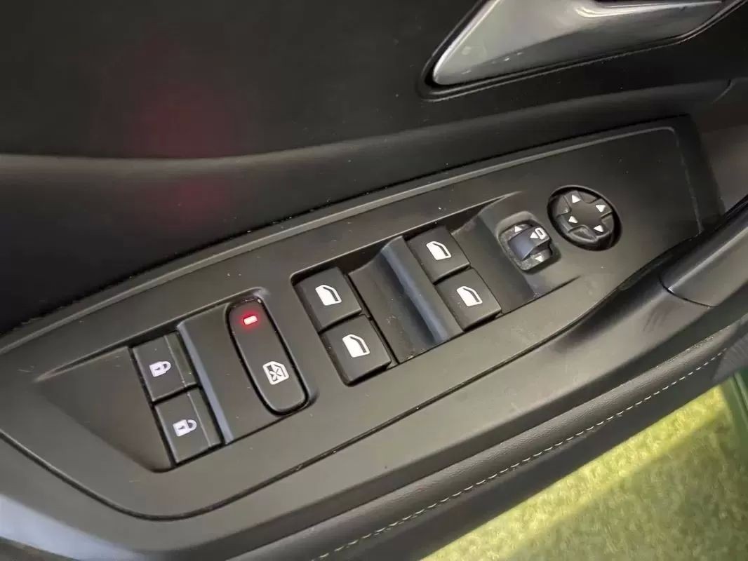 peugeot-308-2022-hibrido-a-gasolina-1598cc