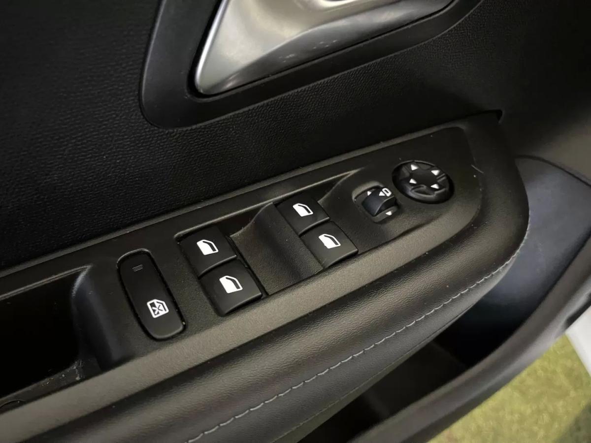 peugeot-208-2021-diesel-1499cc