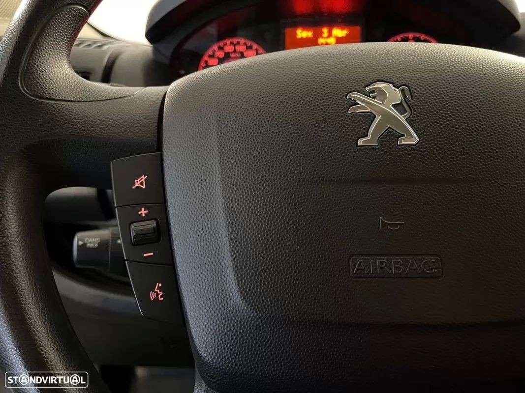 peugeot-boxer-2023-diesel-2179cc