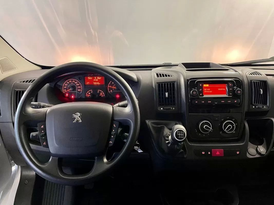 peugeot-boxer-2023-diesel-2179cc