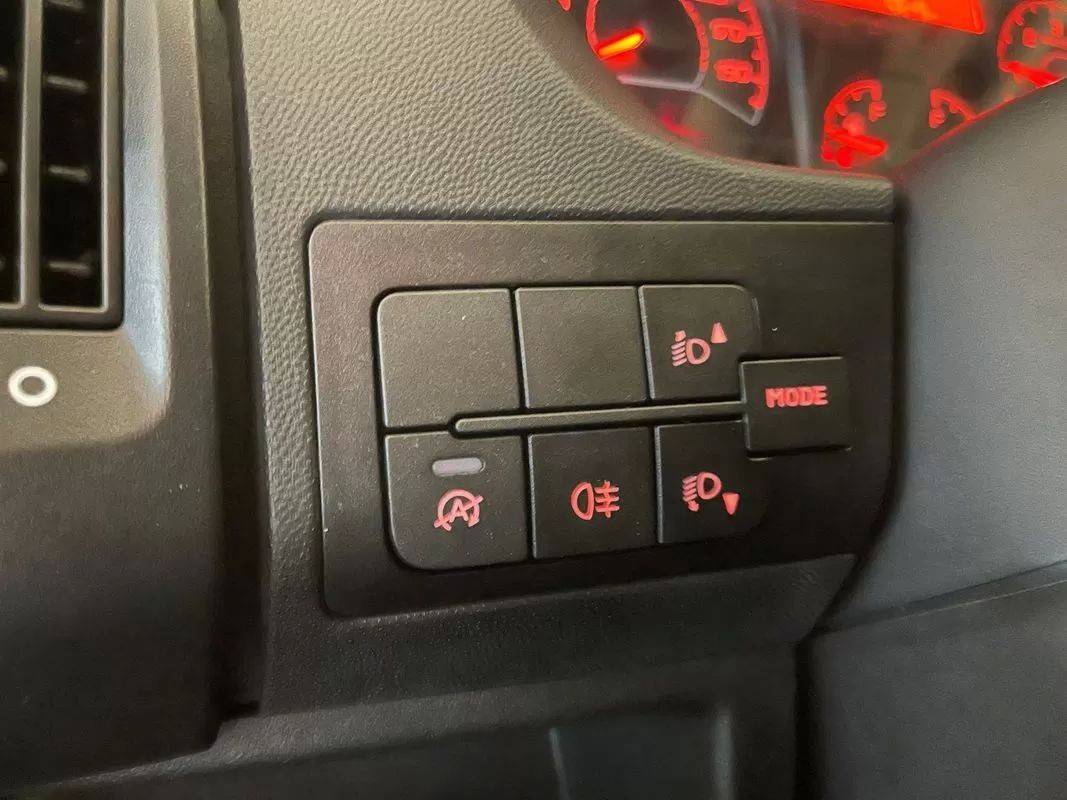 peugeot-boxer-2023-diesel-2179cc