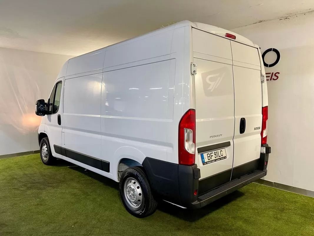 peugeot-boxer-2023-diesel-2179cc