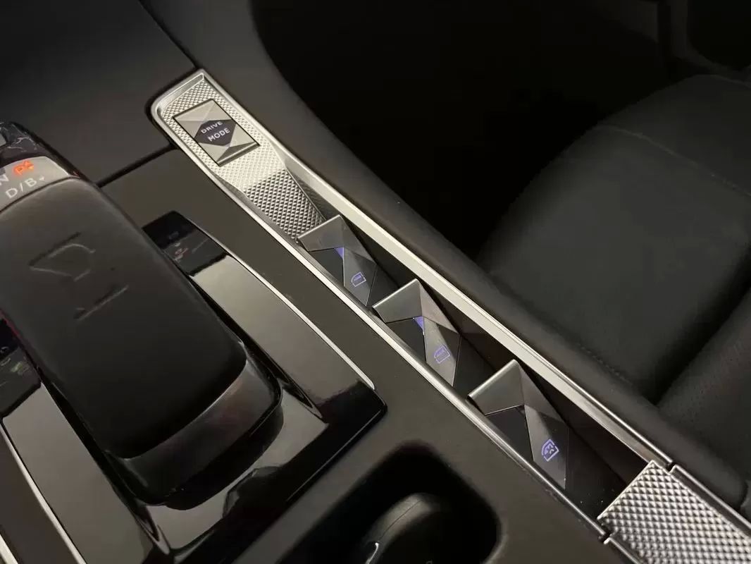 ds-ds-7-crossback-2020-hibrido-1598cc