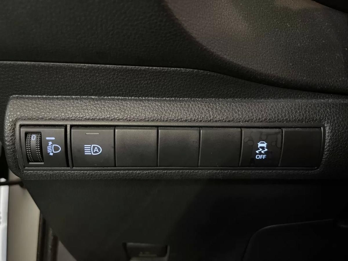 toyota-corolla-2021-hibrido-a-gasolina-1798cc