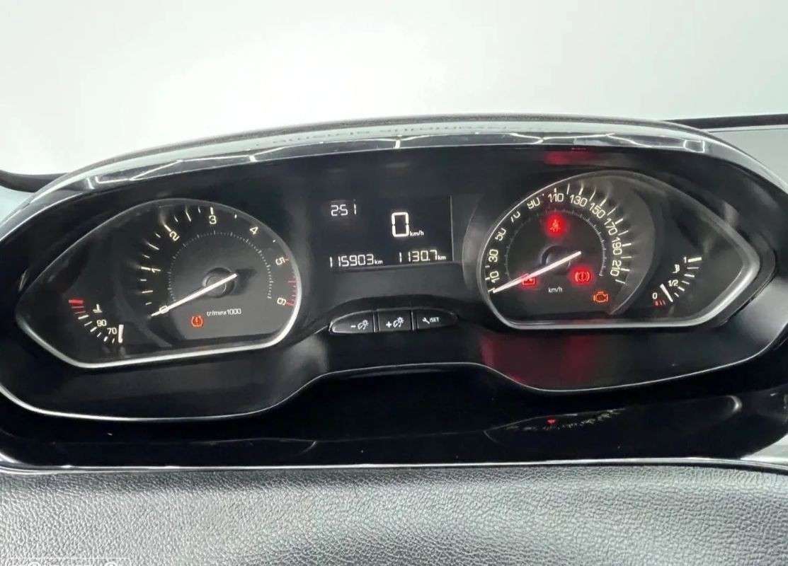 peugeot-208-2017-diesel-1560cc