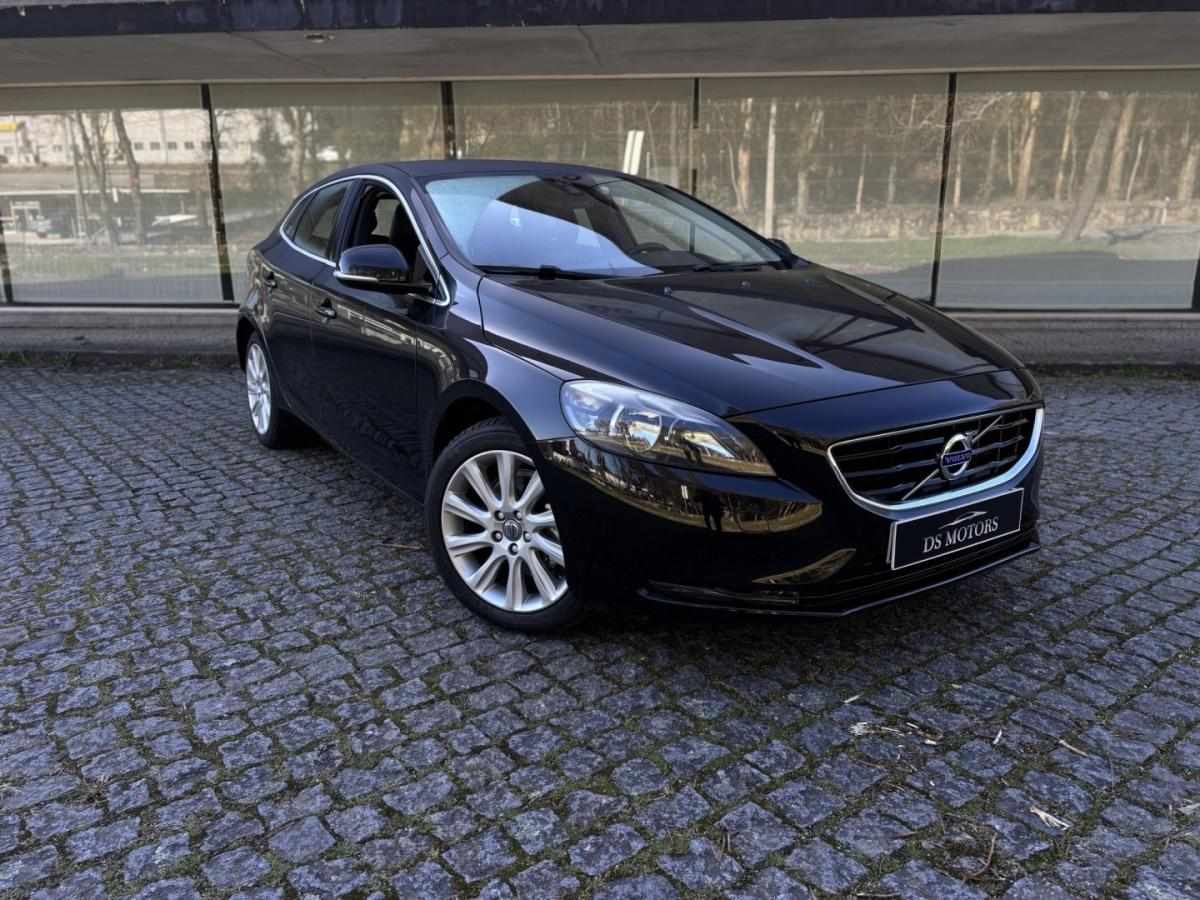 volvo-v40-2012-diesel-1560cc