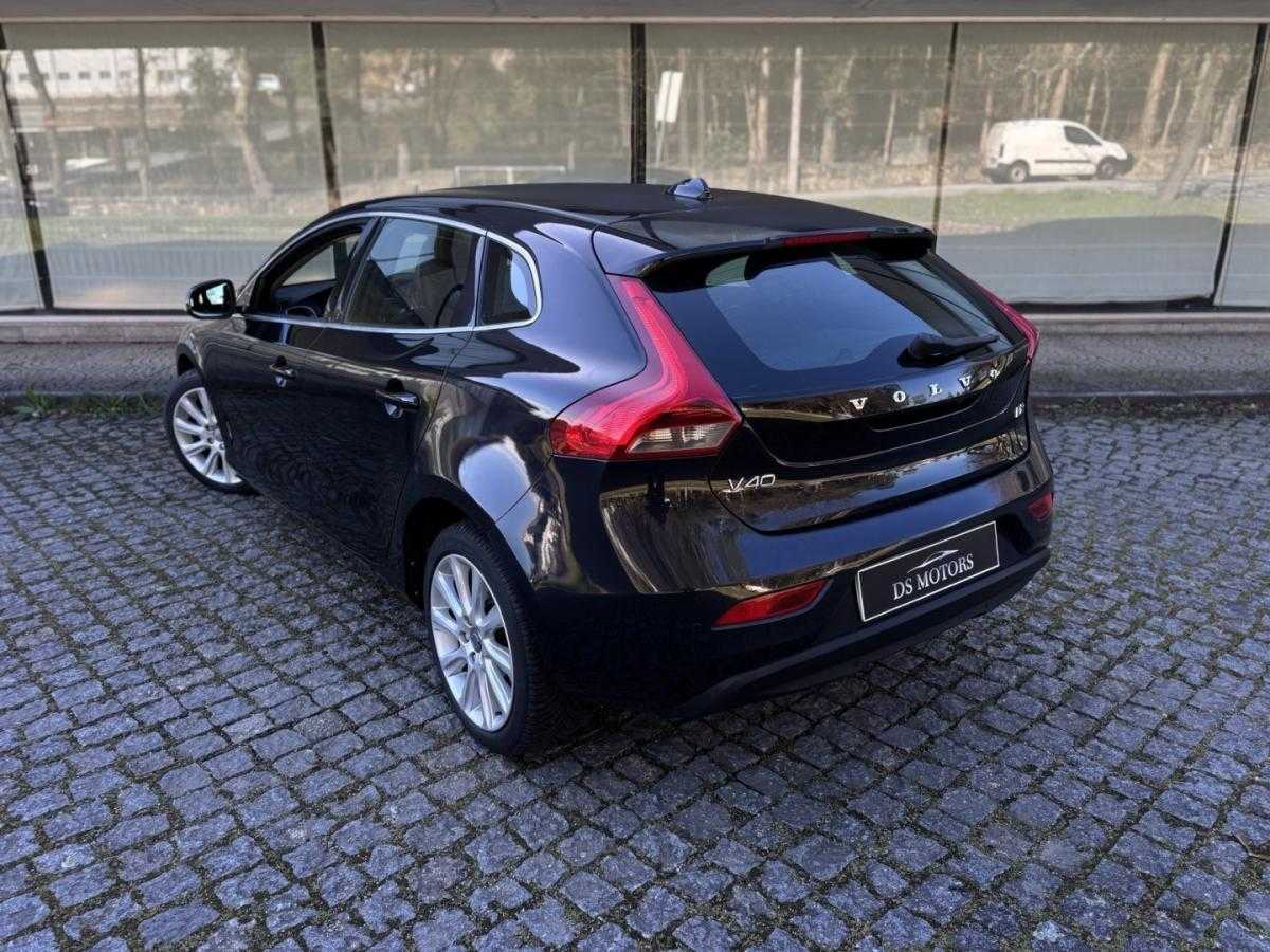 volvo-v40-2012-diesel-1560cc
