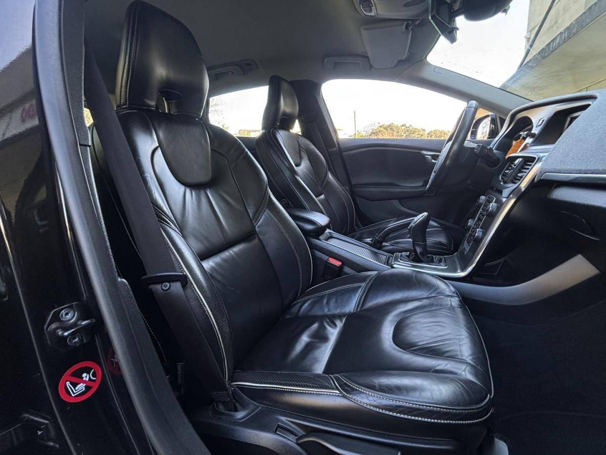 volvo-v40-2012-diesel-1560cc