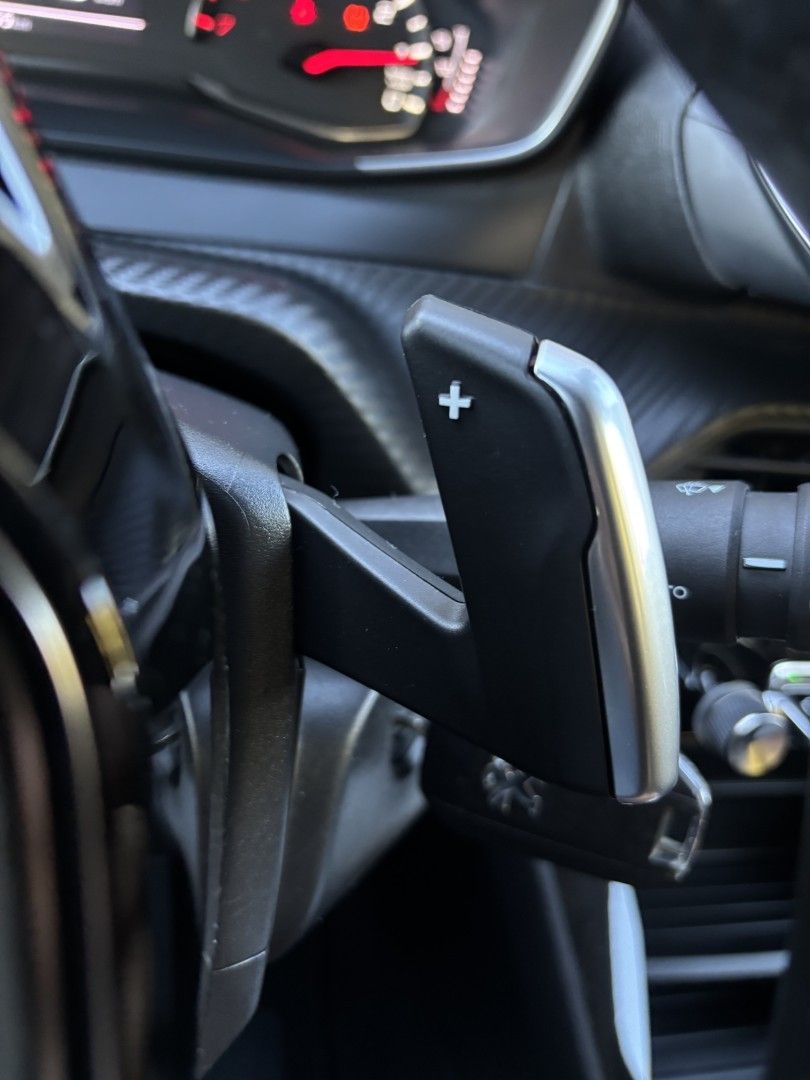 peugeot-2008-2022-gasolina-1199cc