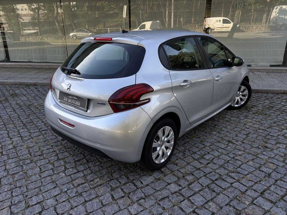 peugeot-208-2015-diesel-1560cc