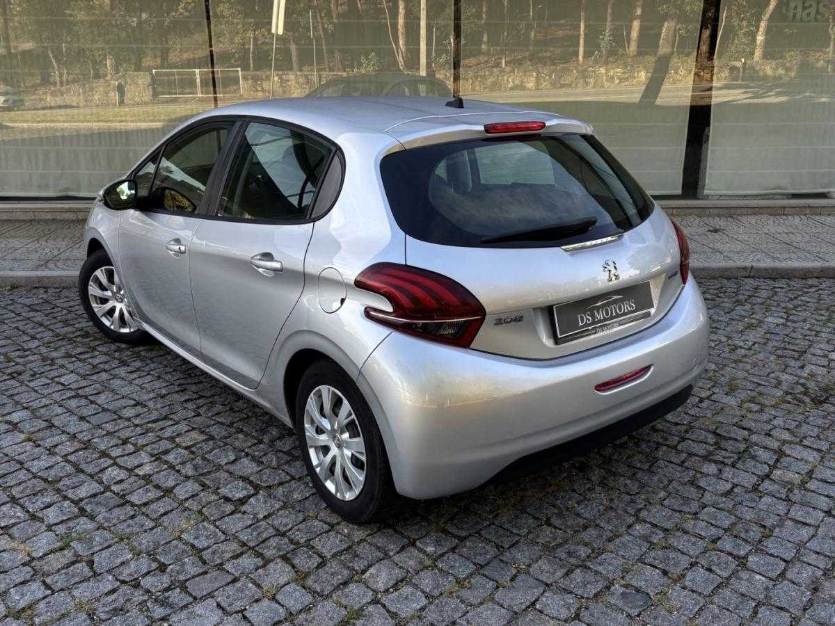 peugeot-208-2015-diesel-1560cc