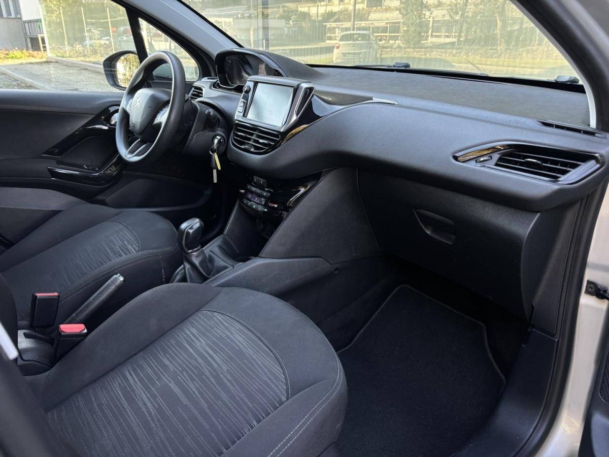 peugeot-208-2015-diesel-1560cc