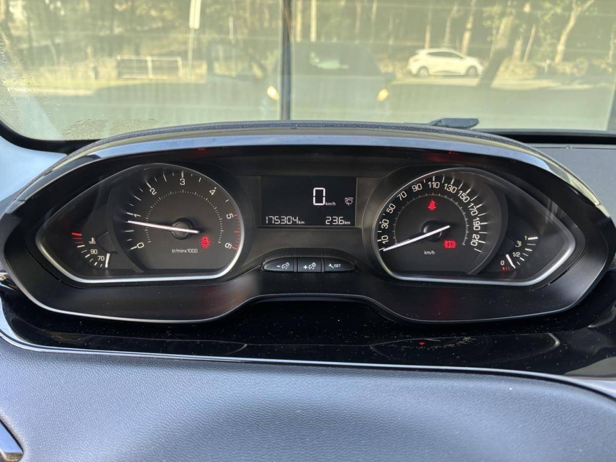 peugeot-208-2015-diesel-1560cc