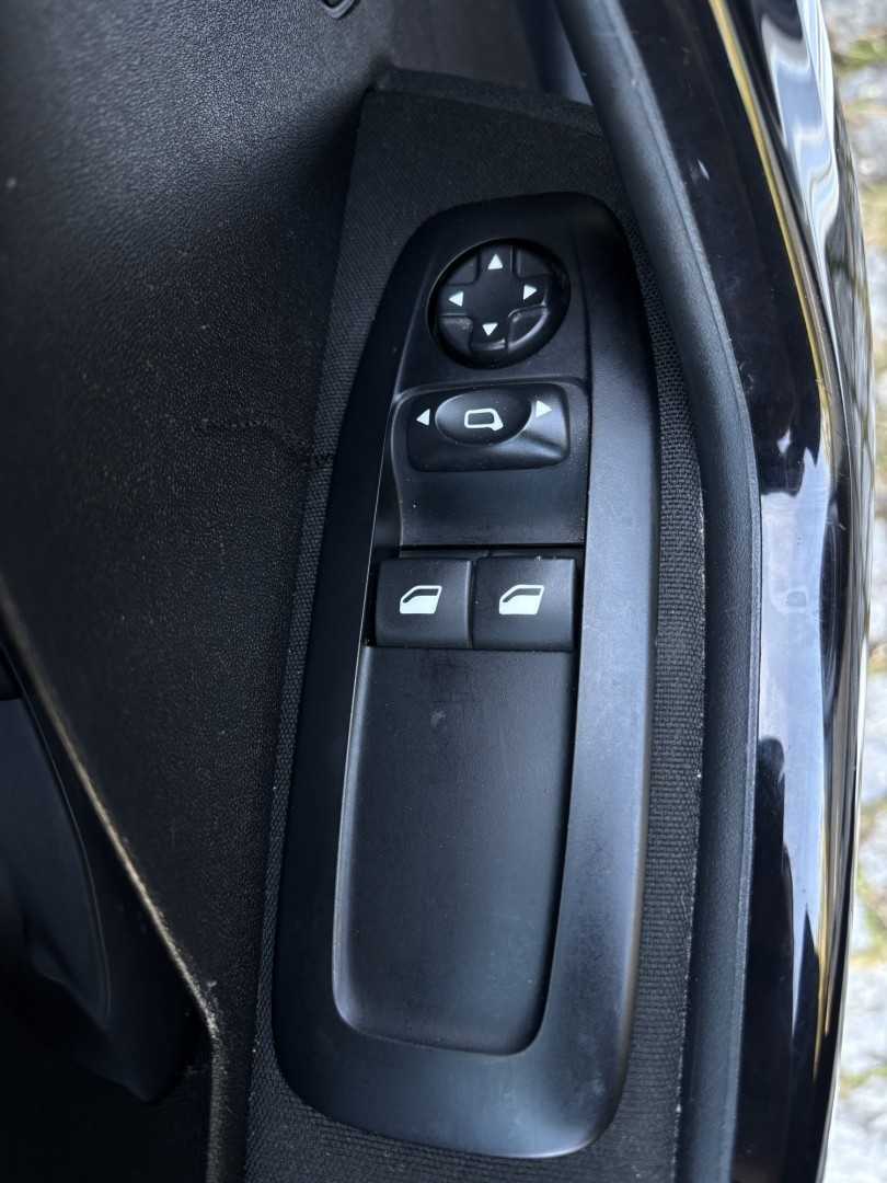 peugeot-208-2015-diesel-1560cc