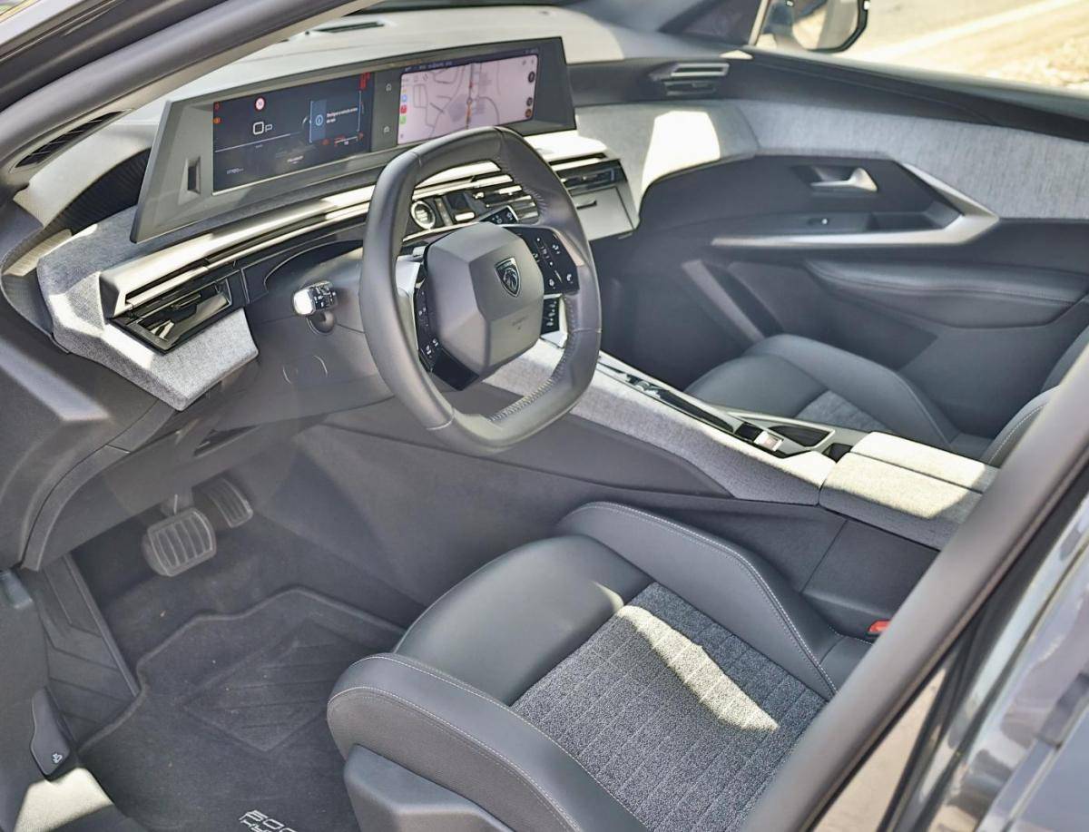 peugeot-5008-2025-gasolina-1199cc
