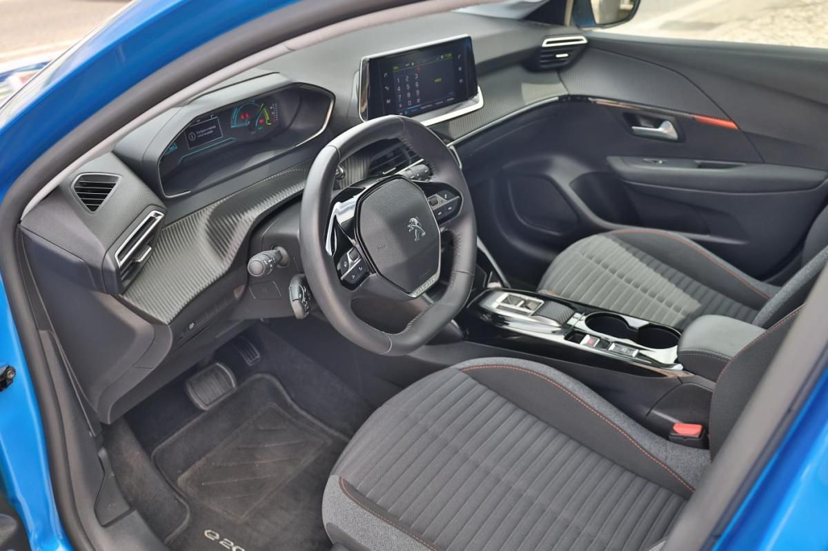 peugeot-e-208-2023-eletrico-0cc