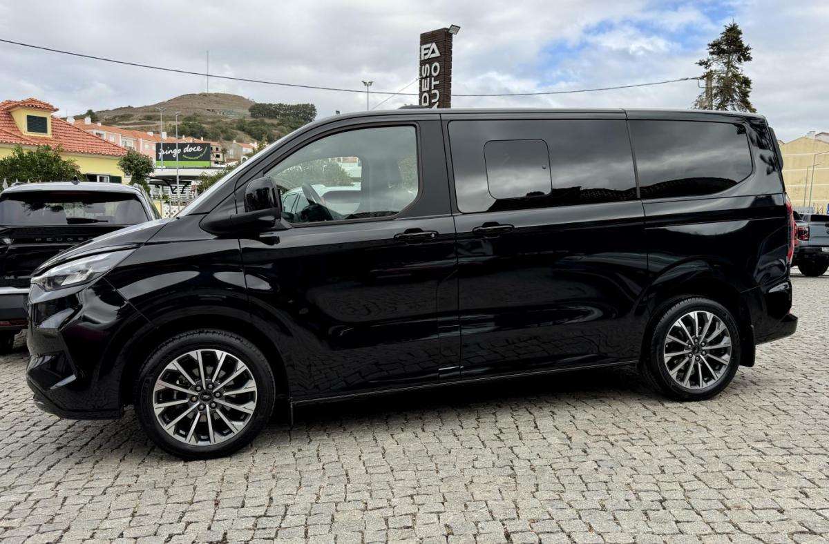 ford-tourneo-custom-2025-diesel-1996cc