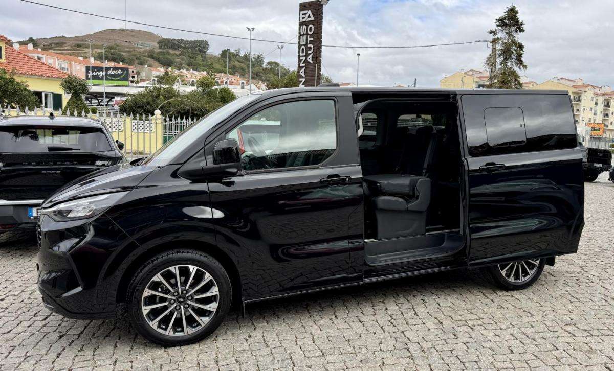 ford-tourneo-custom-2025-diesel-1996cc