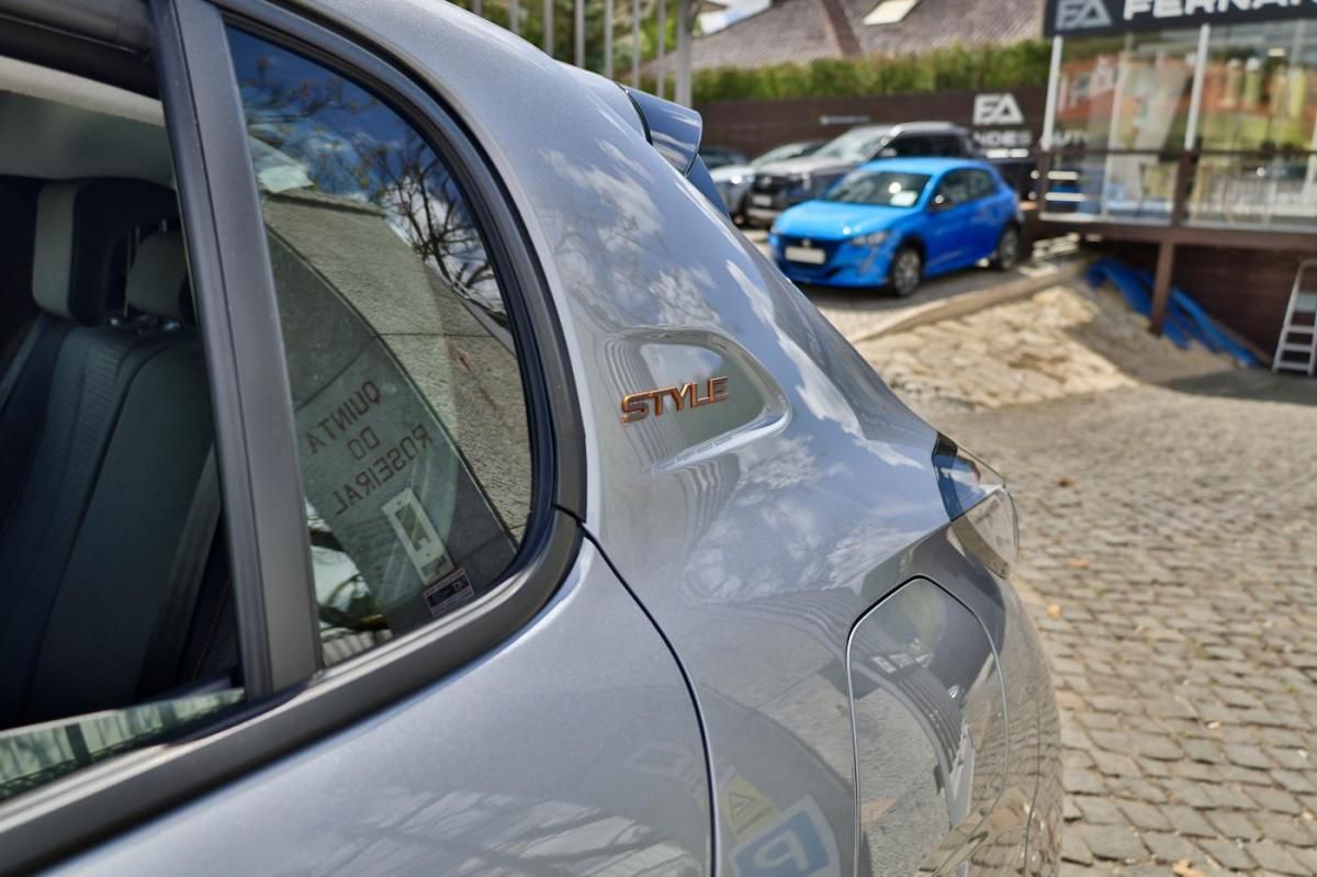 peugeot-208-2025-gasolina-1199cc