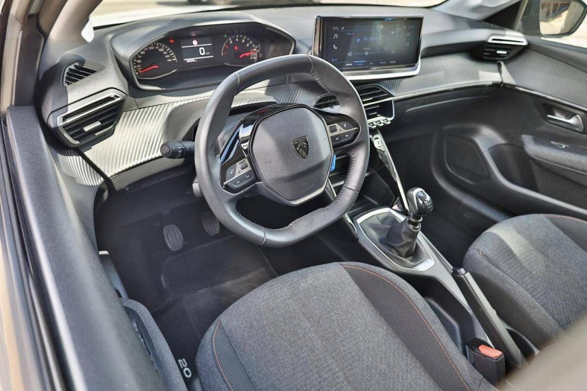 peugeot-208-2025-gasolina-1199cc