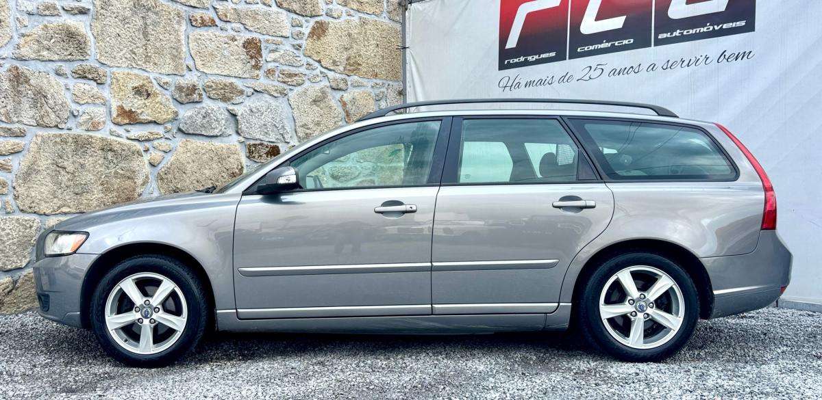 volvo-v50-2009-diesel-1560cc