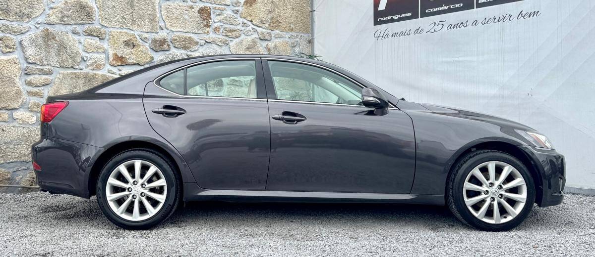 lexus-is-2009-diesel-2231cc
