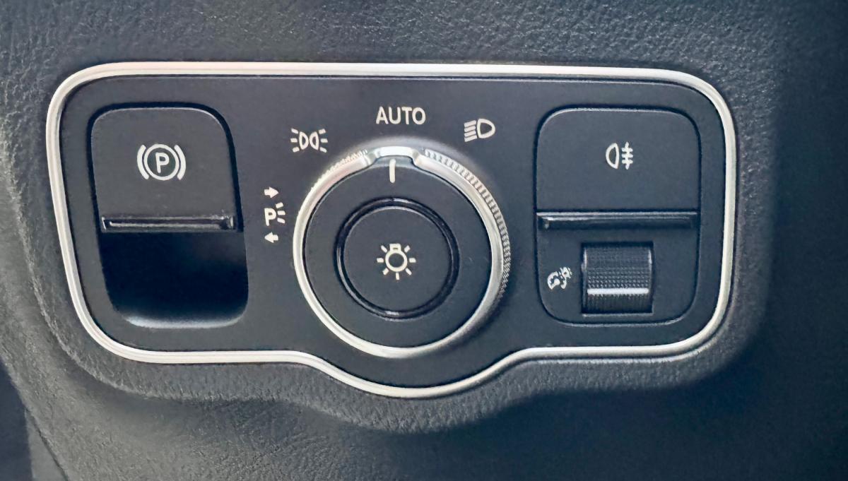 mercedes-benz-eqa-2021-eletrico-267cc