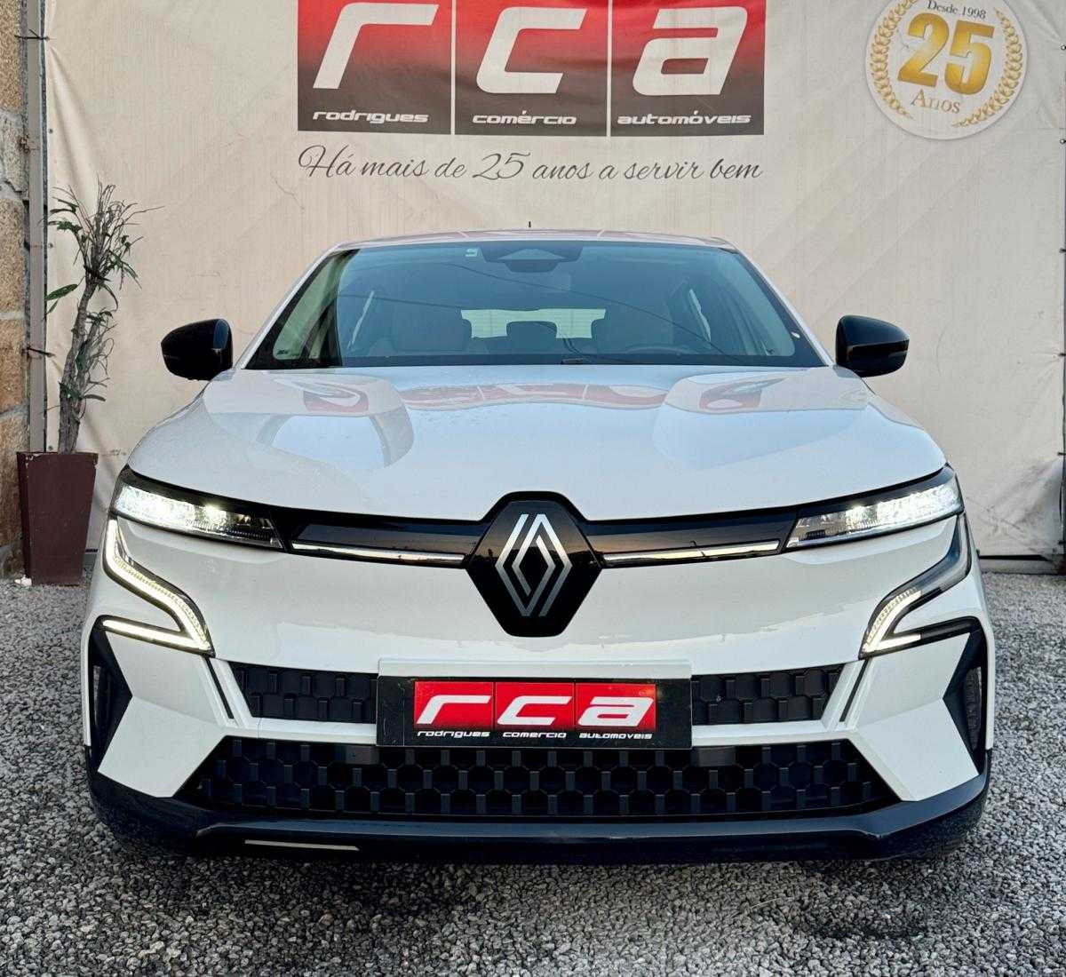 renault-megane-e-tech-2022-eletrico-0cc
