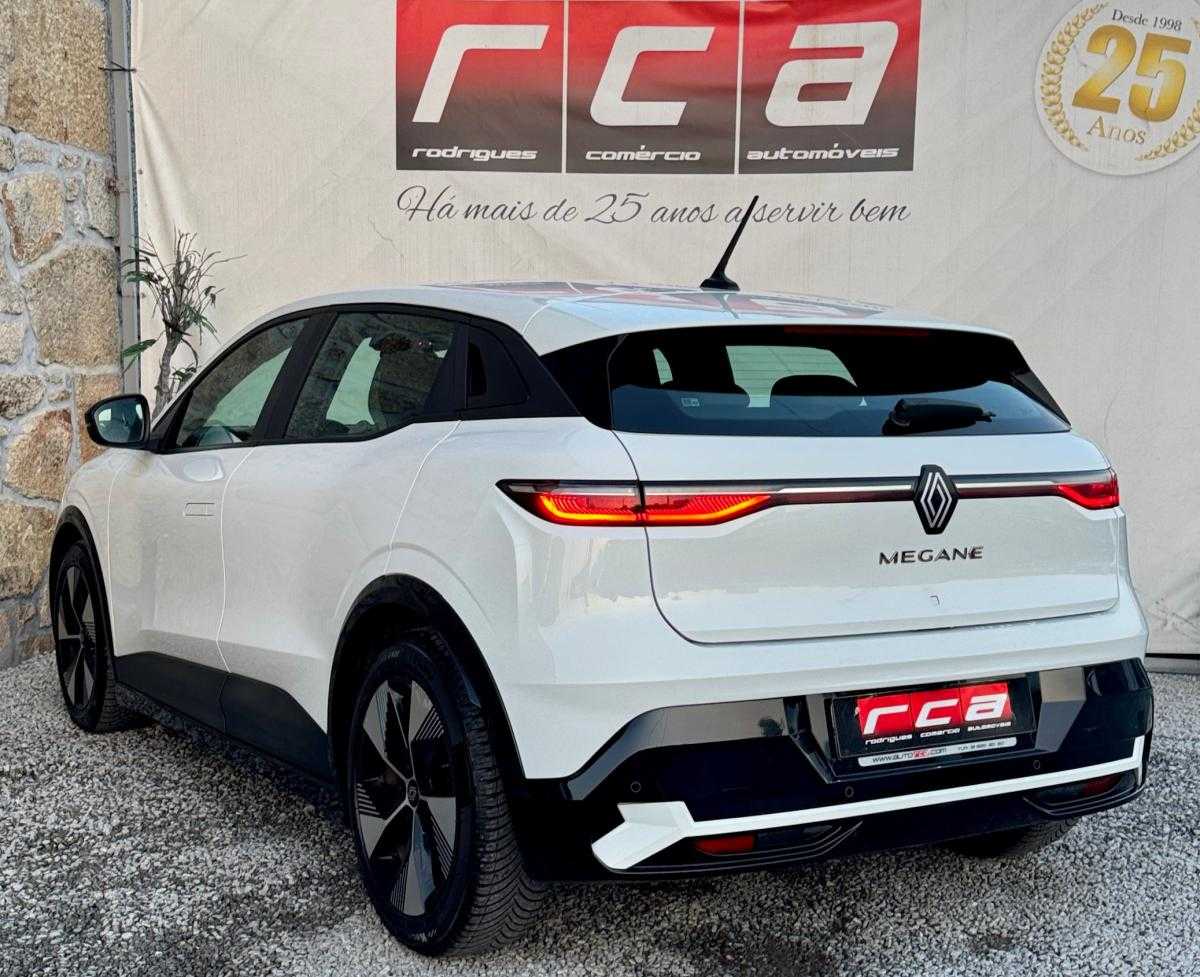 renault-megane-e-tech-2022-eletrico-0cc