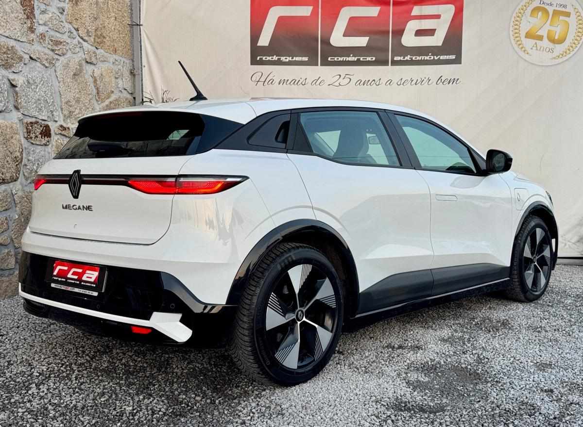 renault-megane-e-tech-2022-eletrico-0cc