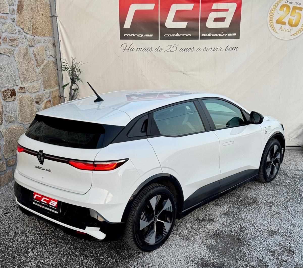 renault-megane-e-tech-2022-eletrico-0cc