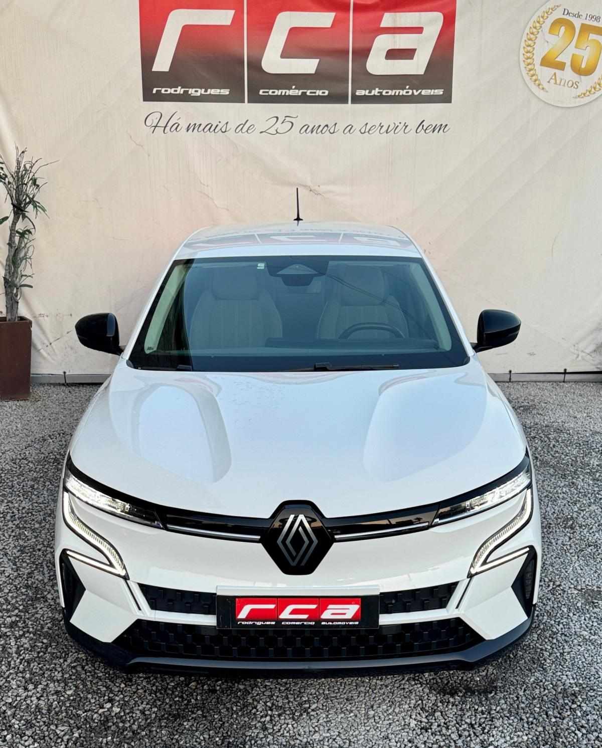 renault-megane-e-tech-2022-eletrico-0cc