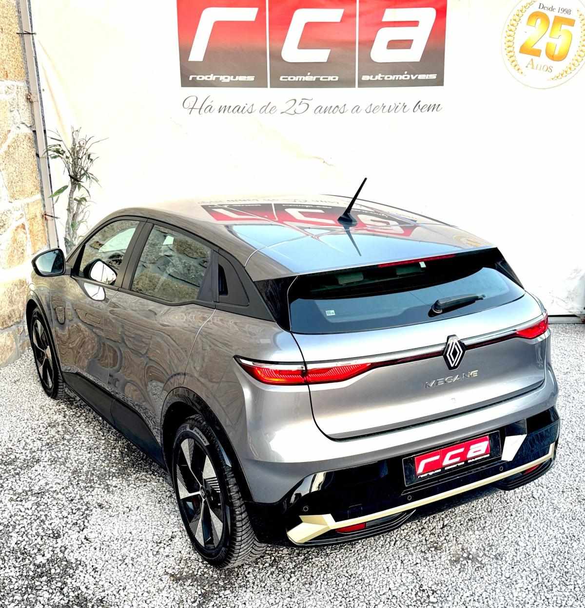 renault-megane-e-tech-2023-eletrico-0cc
