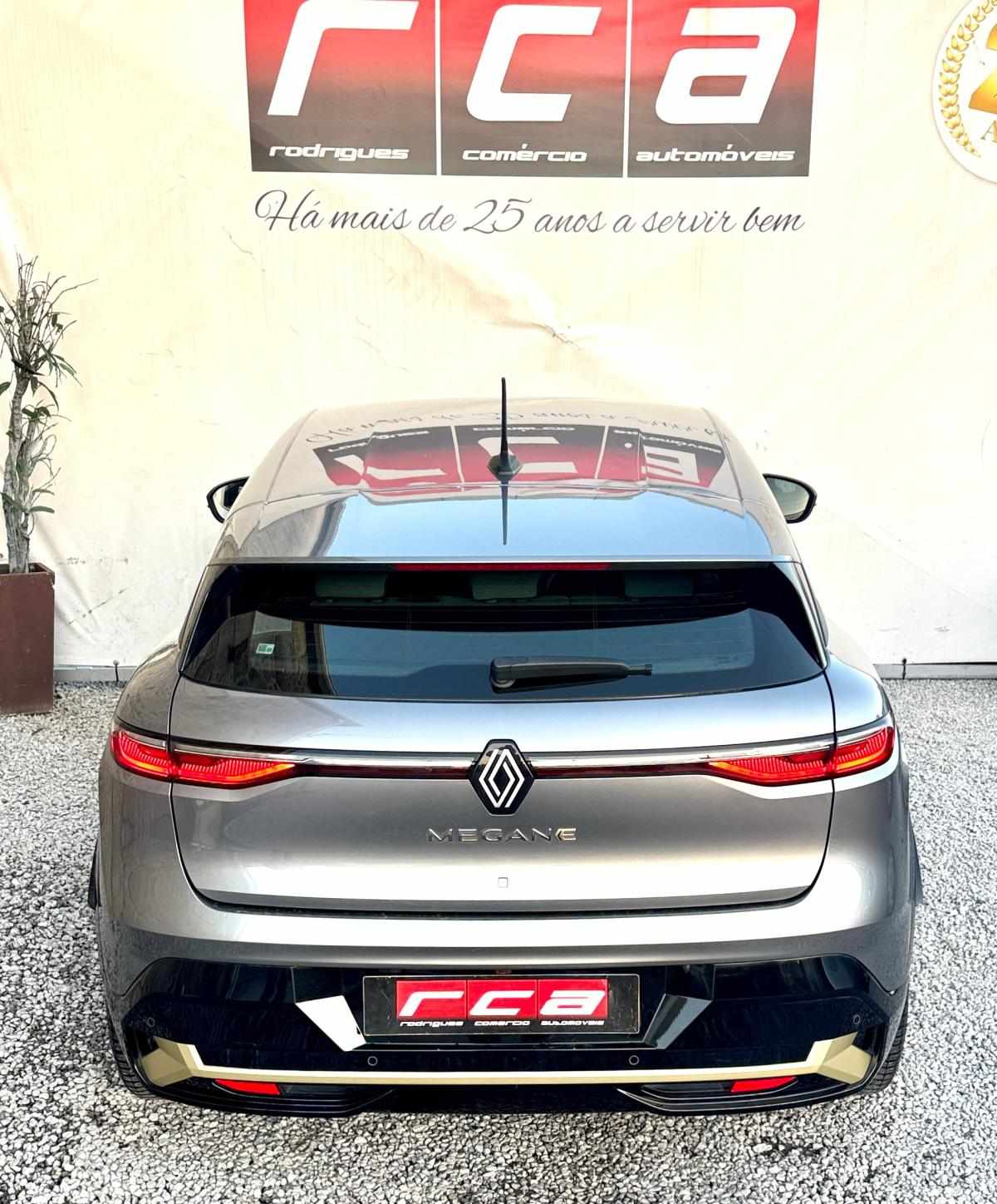 renault-megane-e-tech-2023-eletrico-0cc