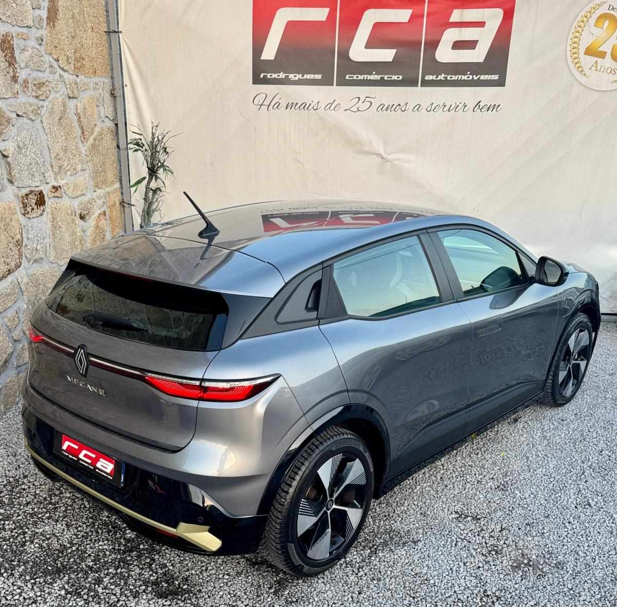 renault-megane-e-tech-2023-eletrico-0cc
