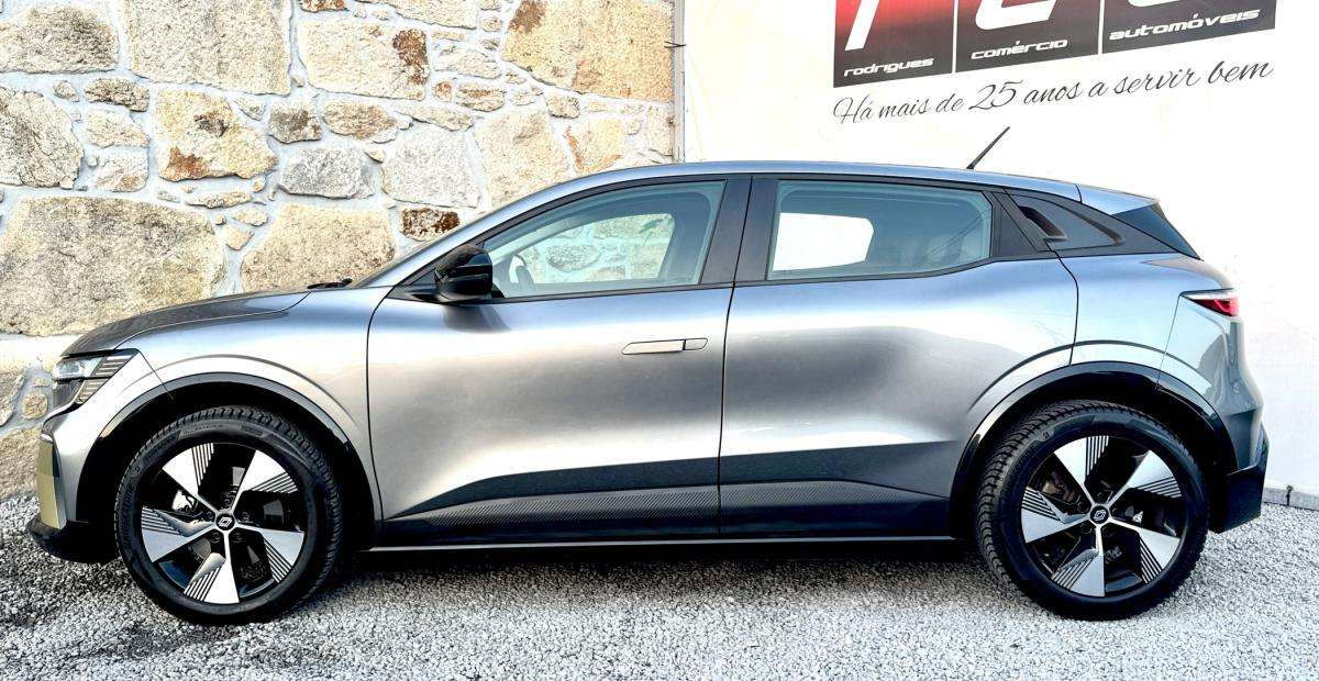 renault-megane-e-tech-2023-eletrico-0cc
