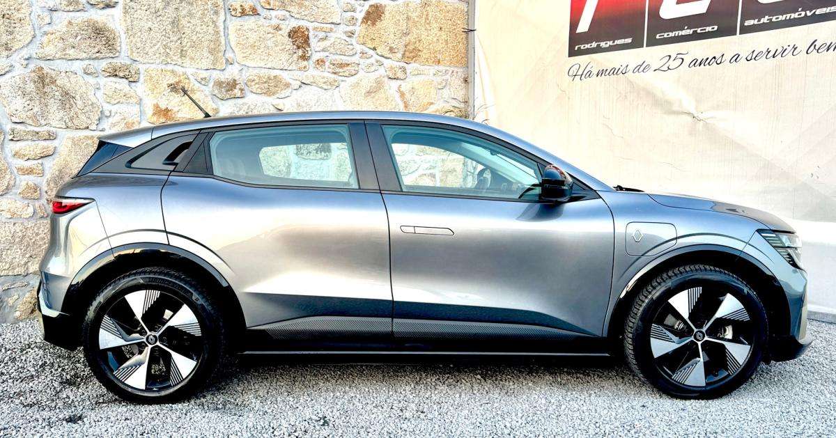 renault-megane-e-tech-2023-eletrico-0cc