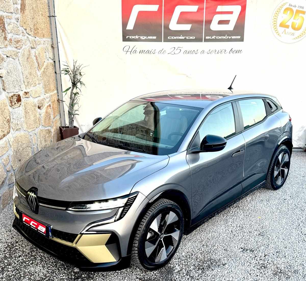 renault-megane-e-tech-2023-eletrico-0cc