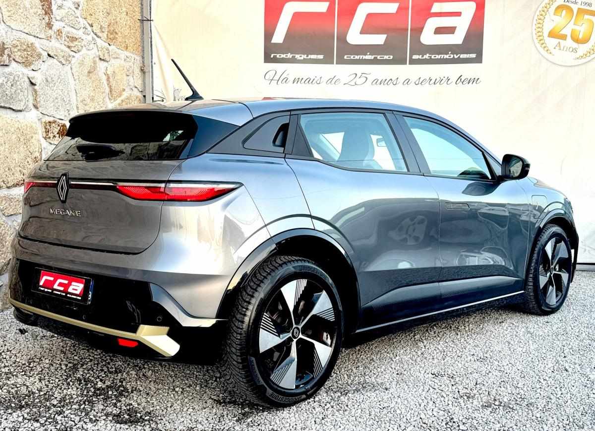renault-megane-e-tech-2023-eletrico-0cc