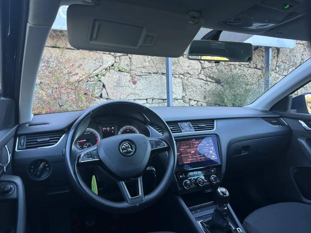 skoda-octavia-break-2018-diesel-1598cc