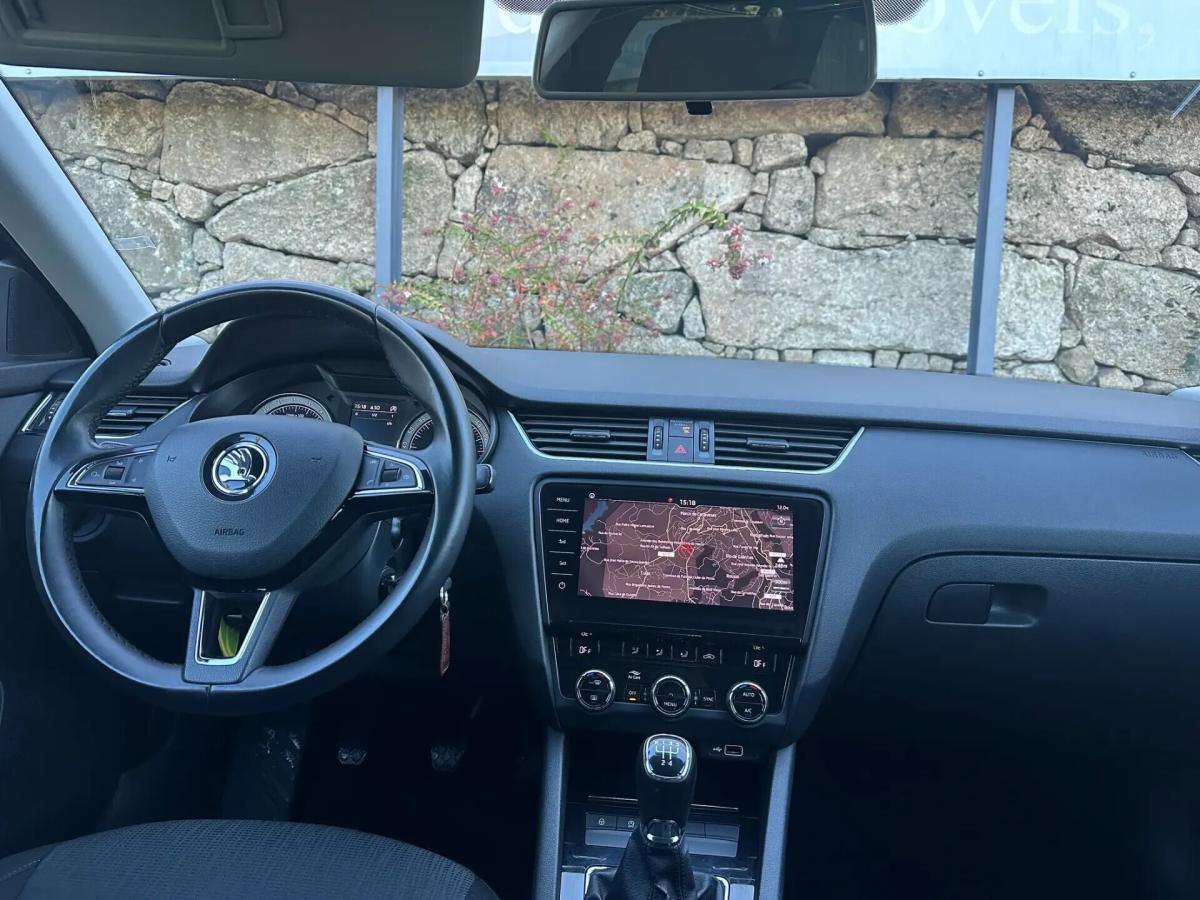 skoda-octavia-break-2018-diesel-1598cc