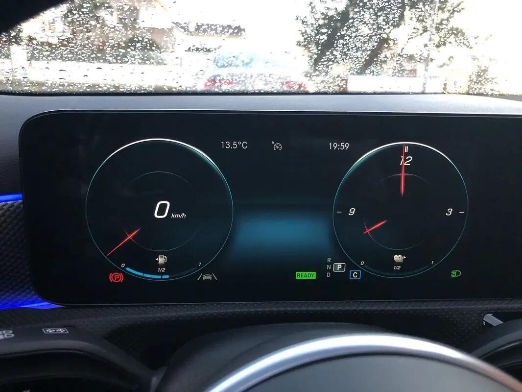 mercedes-benz-classe-a-2021-hibrido-a-gasolina-1332cc