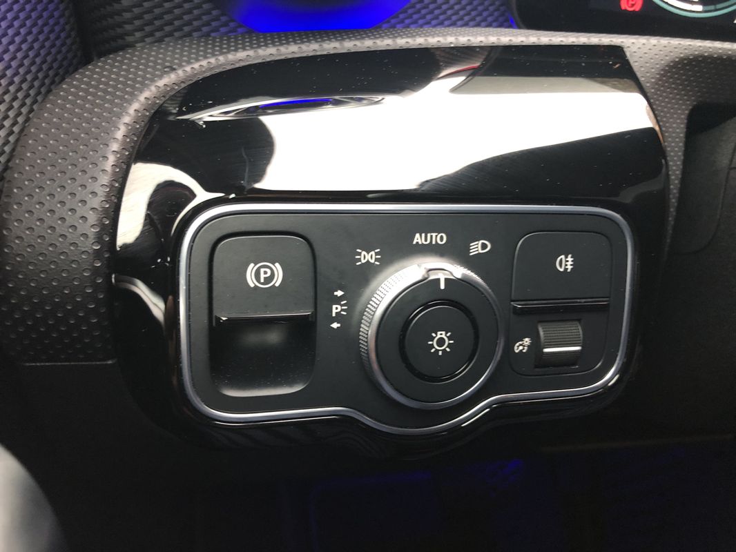 mercedes-benz-classe-a-2021-hibrido-a-gasolina-1332cc