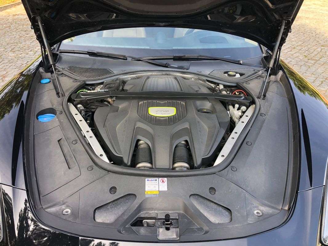 porsche-panamera-2021-hibrido-a-gasolina-2894cc
