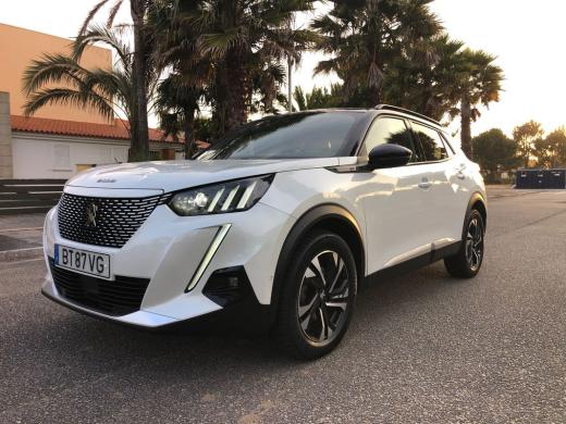 peugeot-e-2008-2021-eletrico