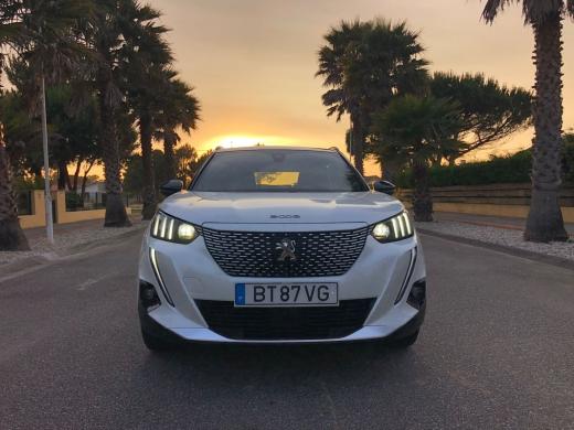 peugeot-e-2008-2021-eletrico