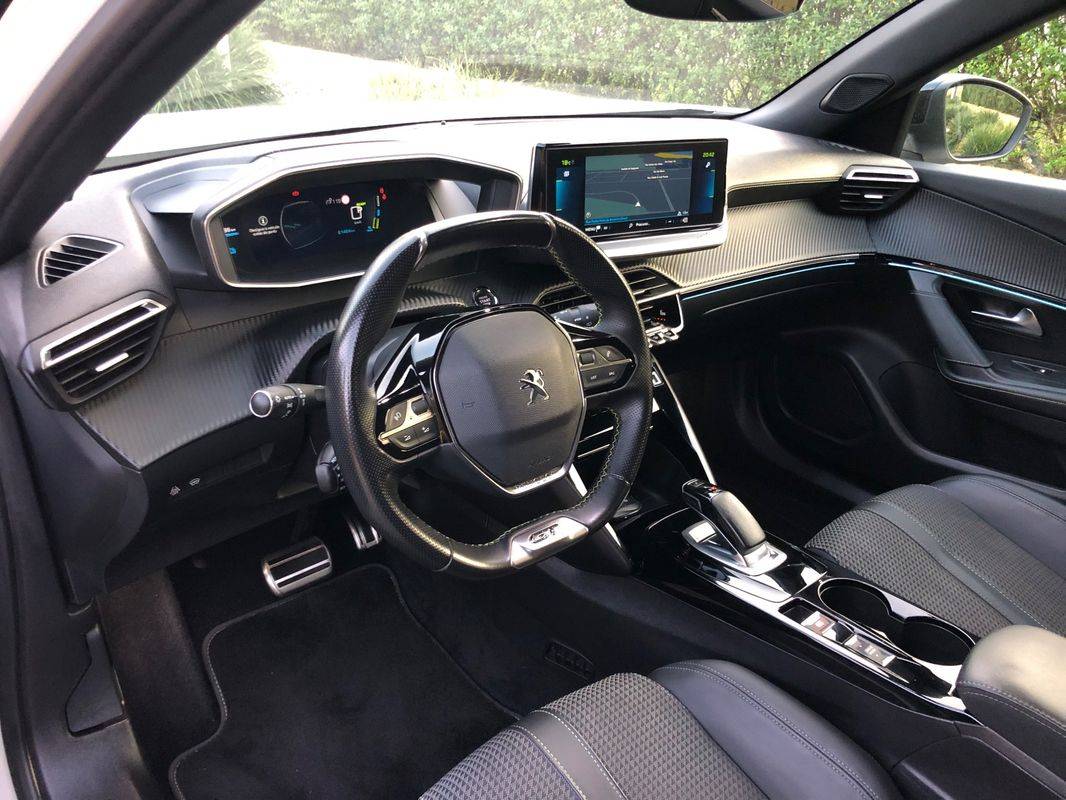 peugeot-e-2008-2021-eletrico